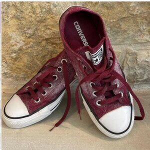Converse Chuck Taylor All Star Low Top Burgundy Canvas Sneakers Women’s 7